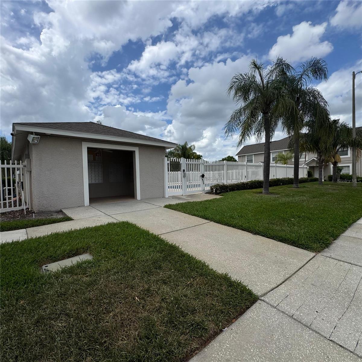 THE TWNHMS AT KENSINGTON PH - Residential