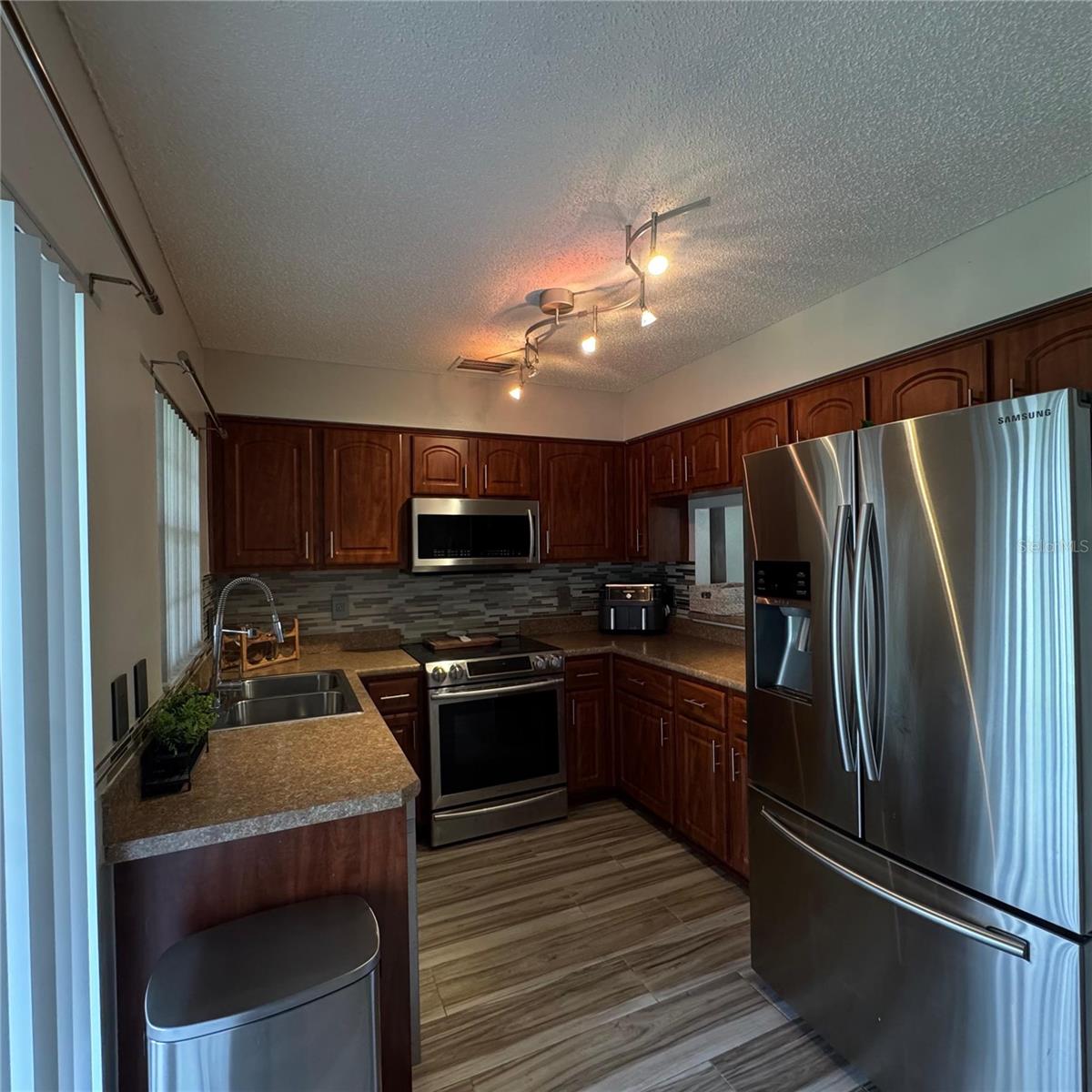 THE TWNHMS AT KENSINGTON PH - Residential