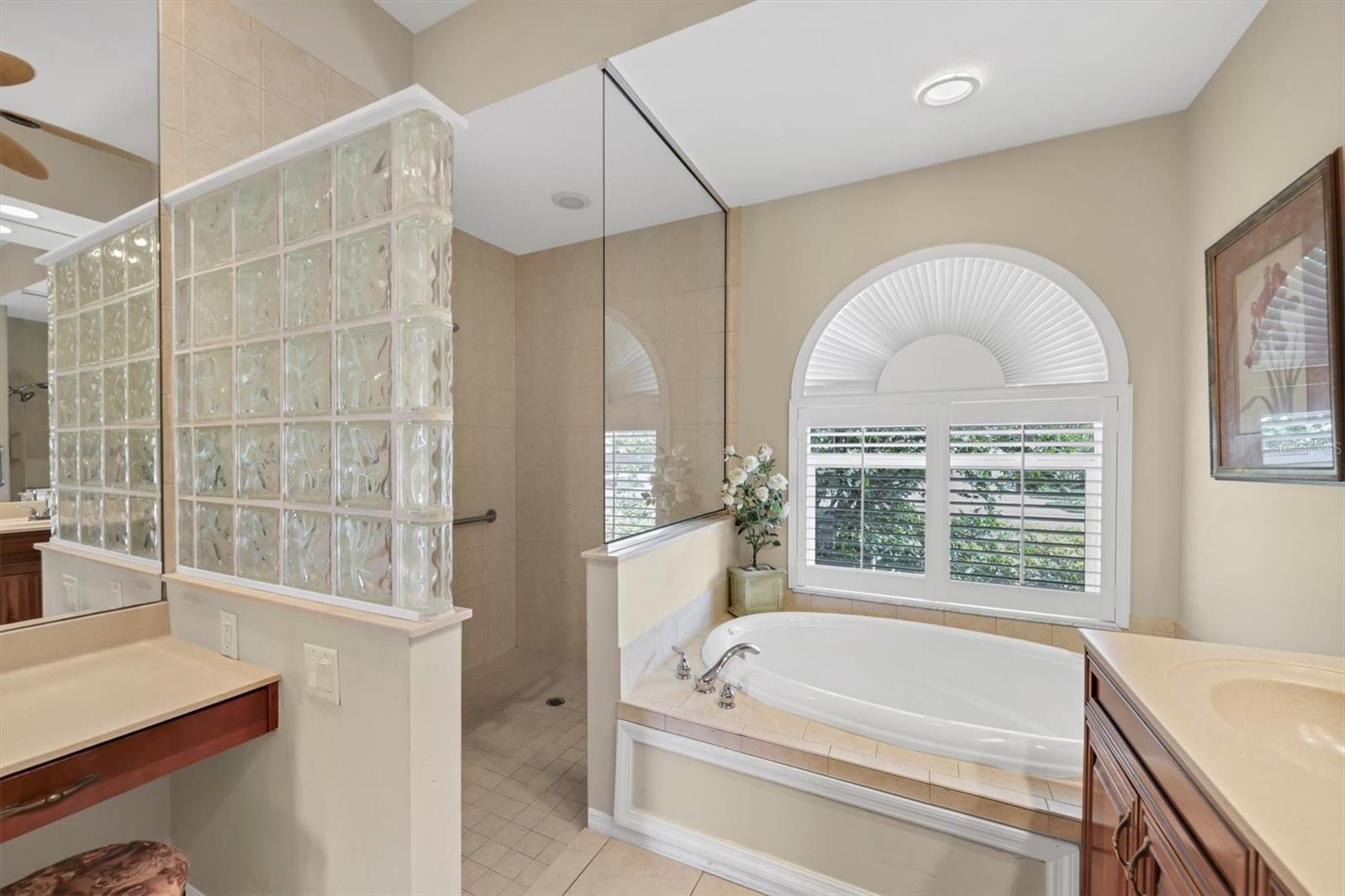 PARK TRACE ESTATES - Residential