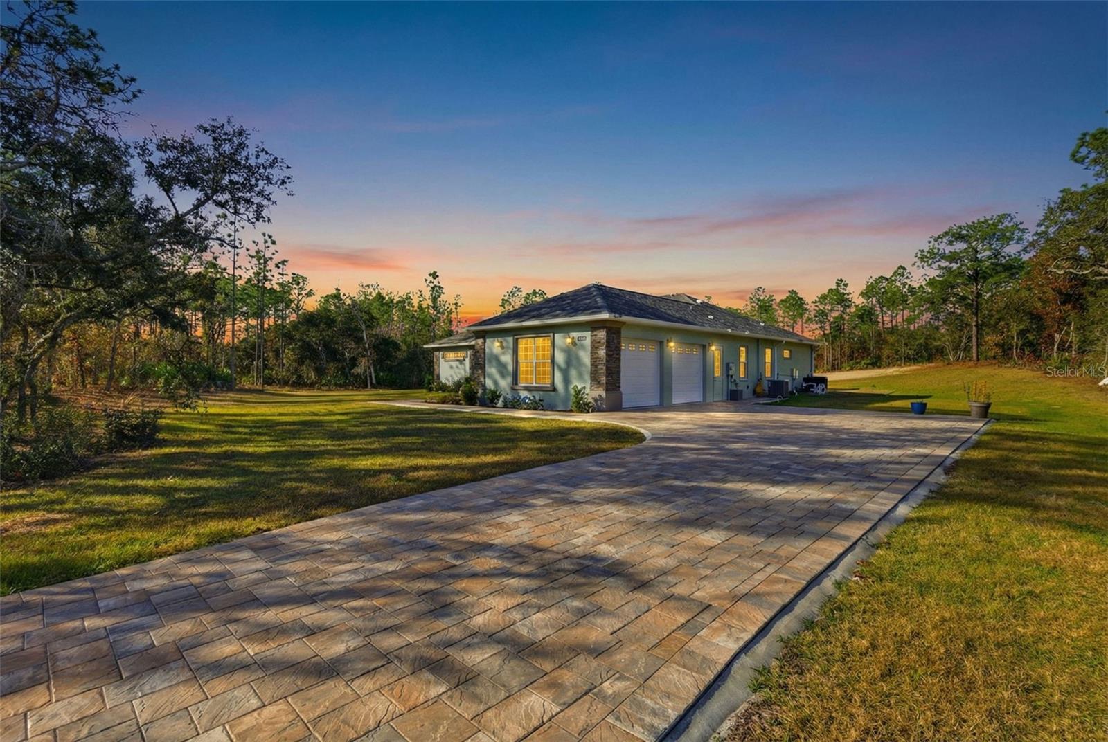 6055 W RIO GRANDE DRIVE