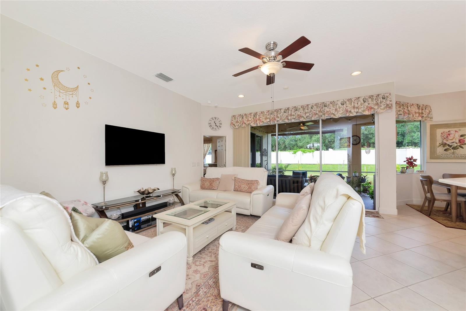 RIVER PLACE - Residential