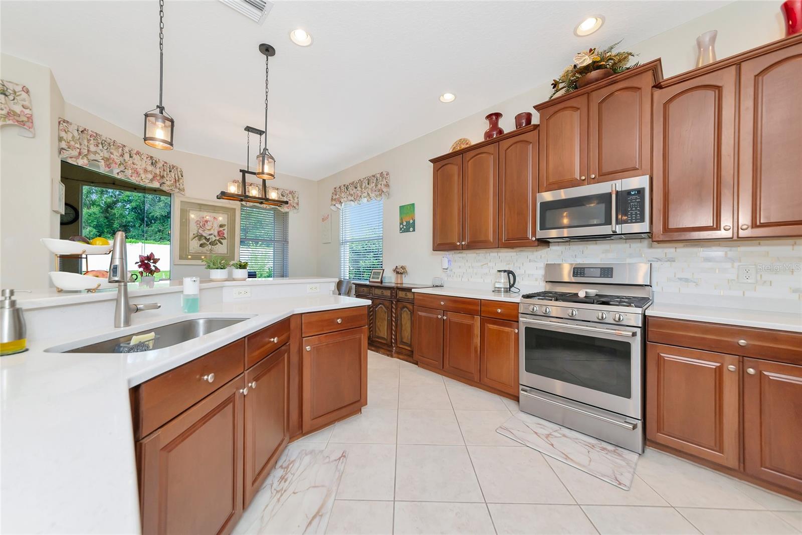 RIVER PLACE - Residential