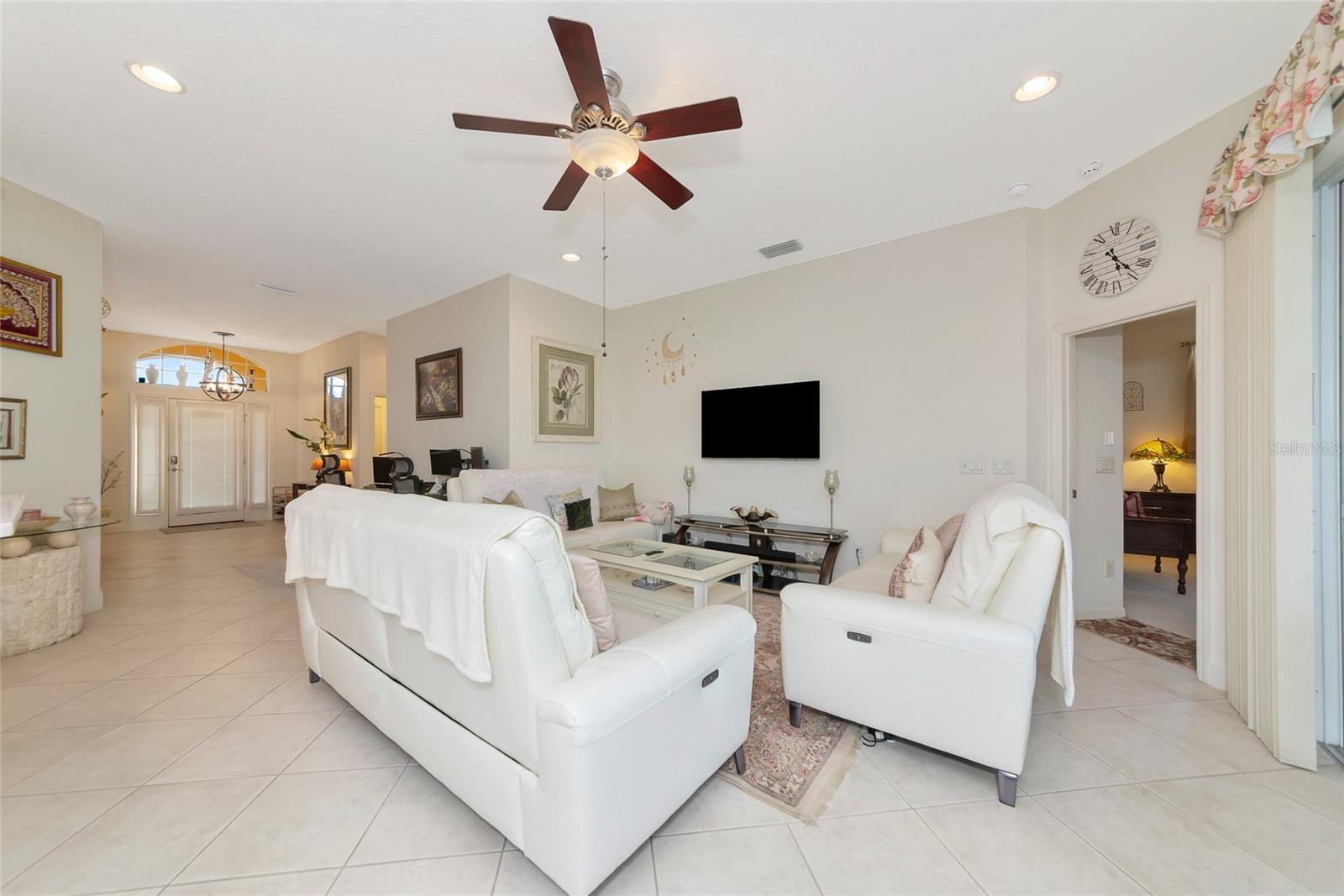 RIVER PLACE - Residential