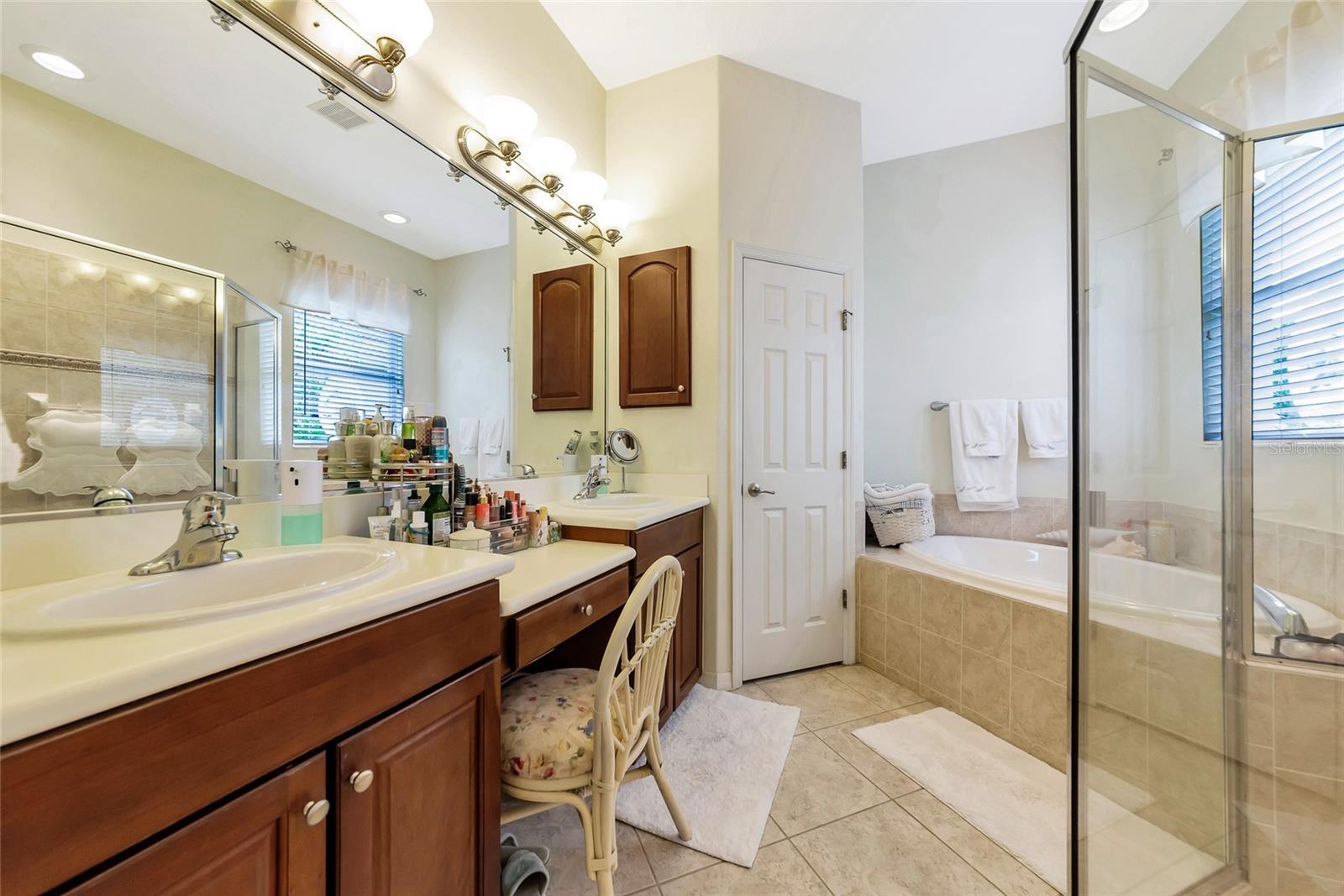 RIVER PLACE - Residential