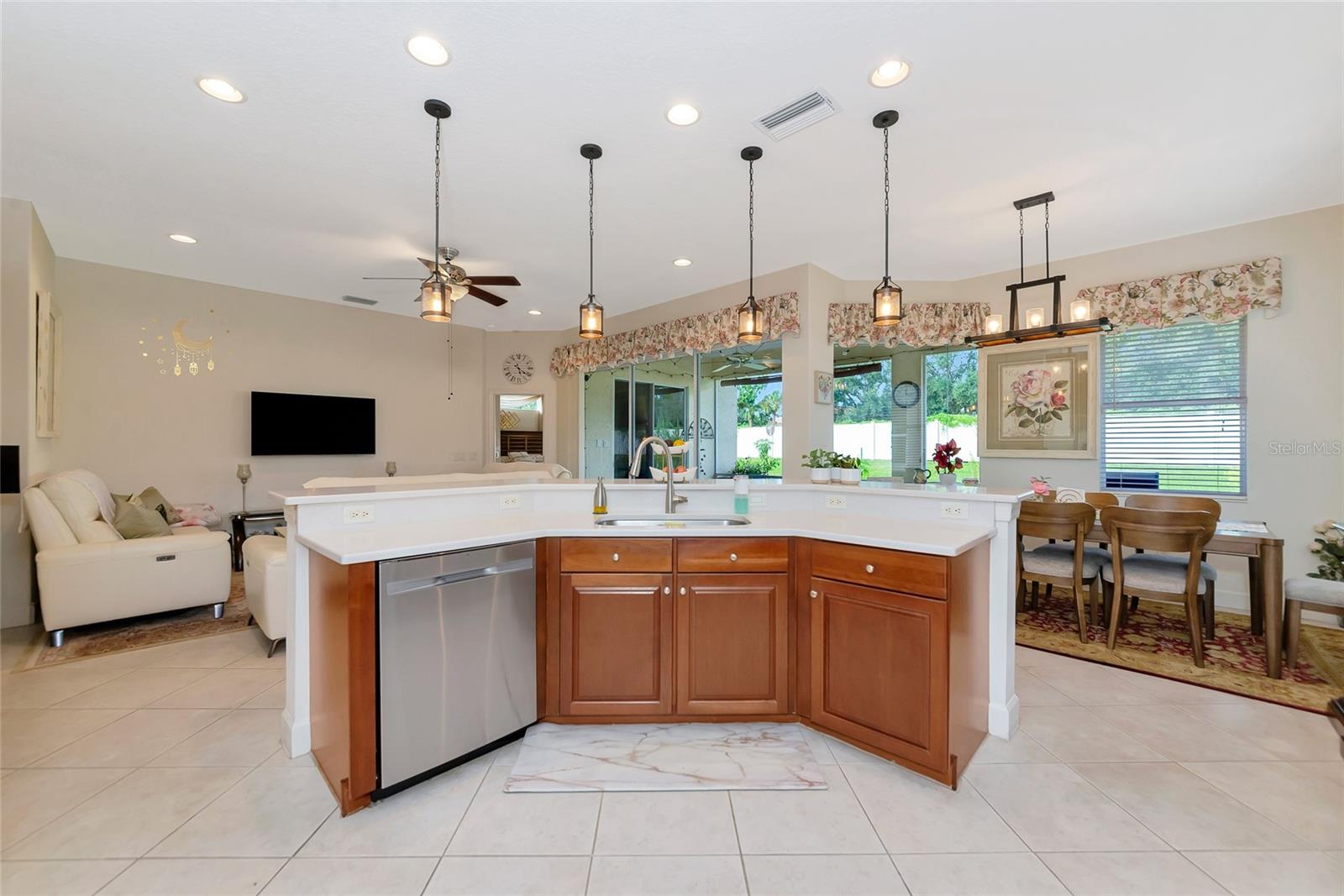 RIVER PLACE - Residential