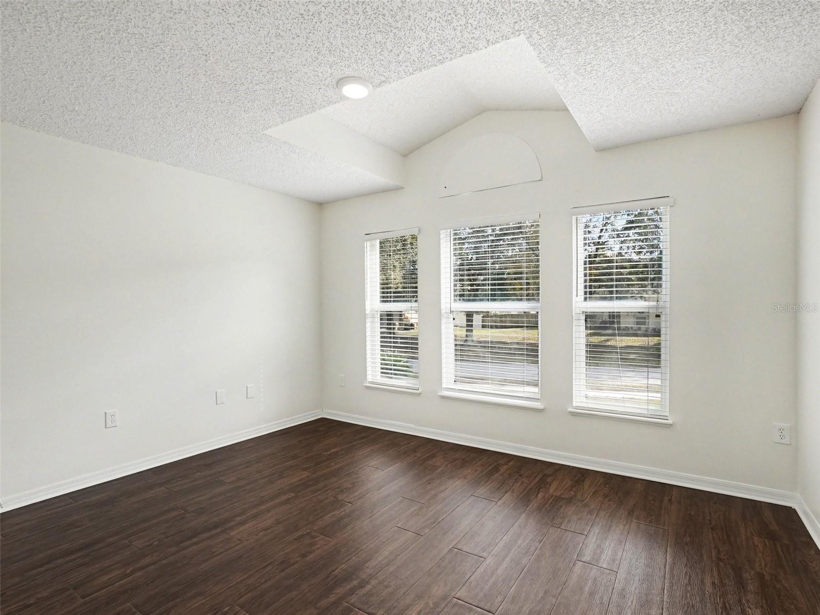 JOHNS LAKE ESTATES - Residential