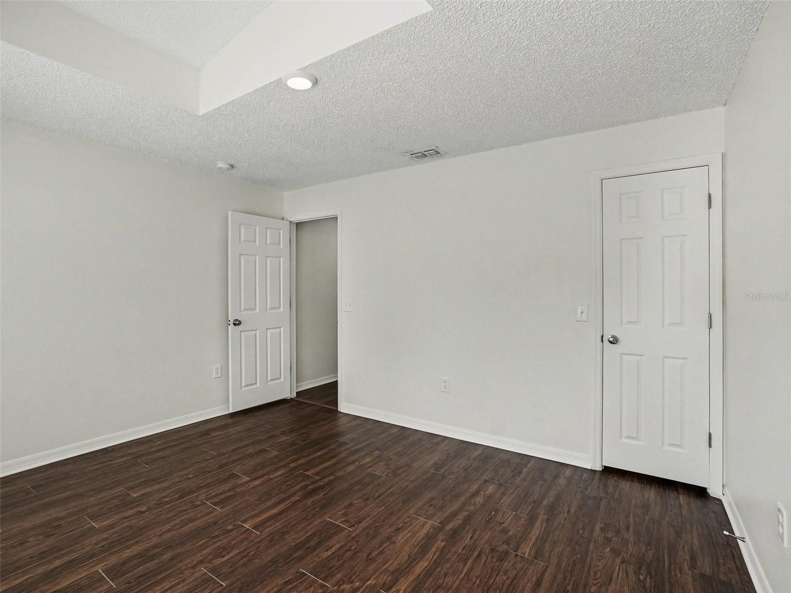 JOHNS LAKE ESTATES - Residential