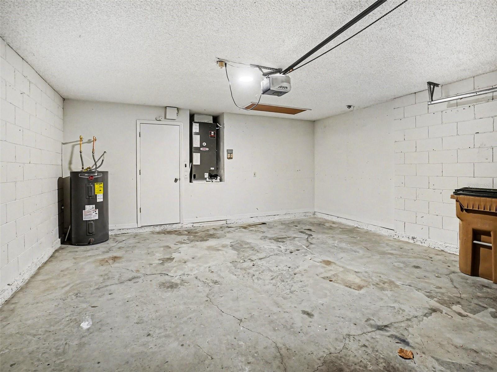 JOHNS LAKE ESTATES - Residential