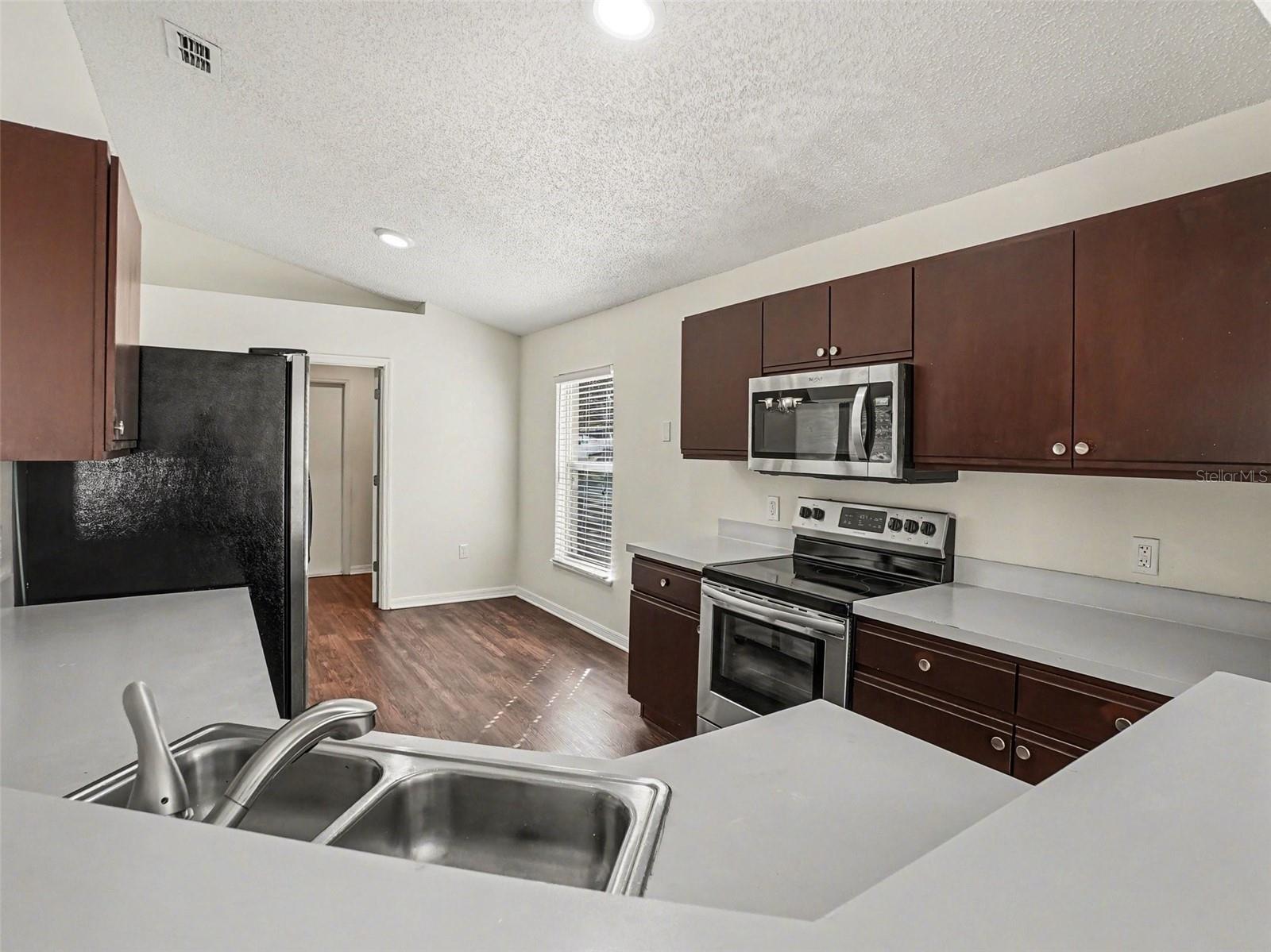 JOHNS LAKE ESTATES - Residential