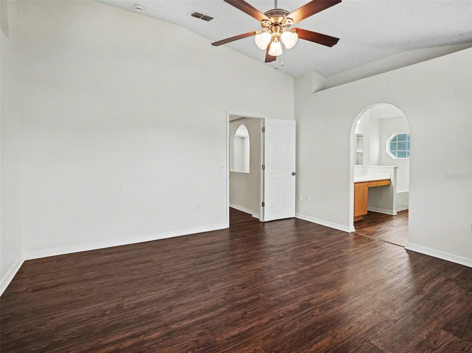 JOHNS LAKE ESTATES - Residential