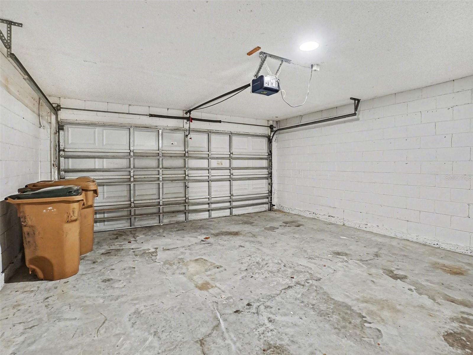 JOHNS LAKE ESTATES - Residential