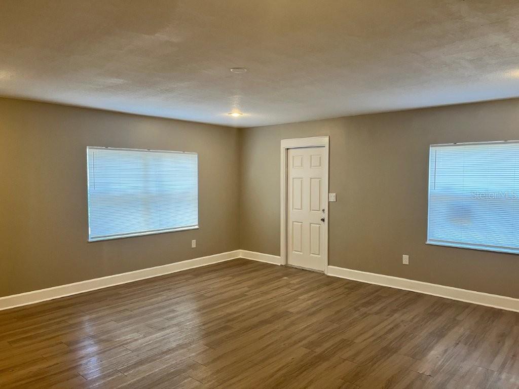 ROBINSWOOD SEC 01 - Residential Lease