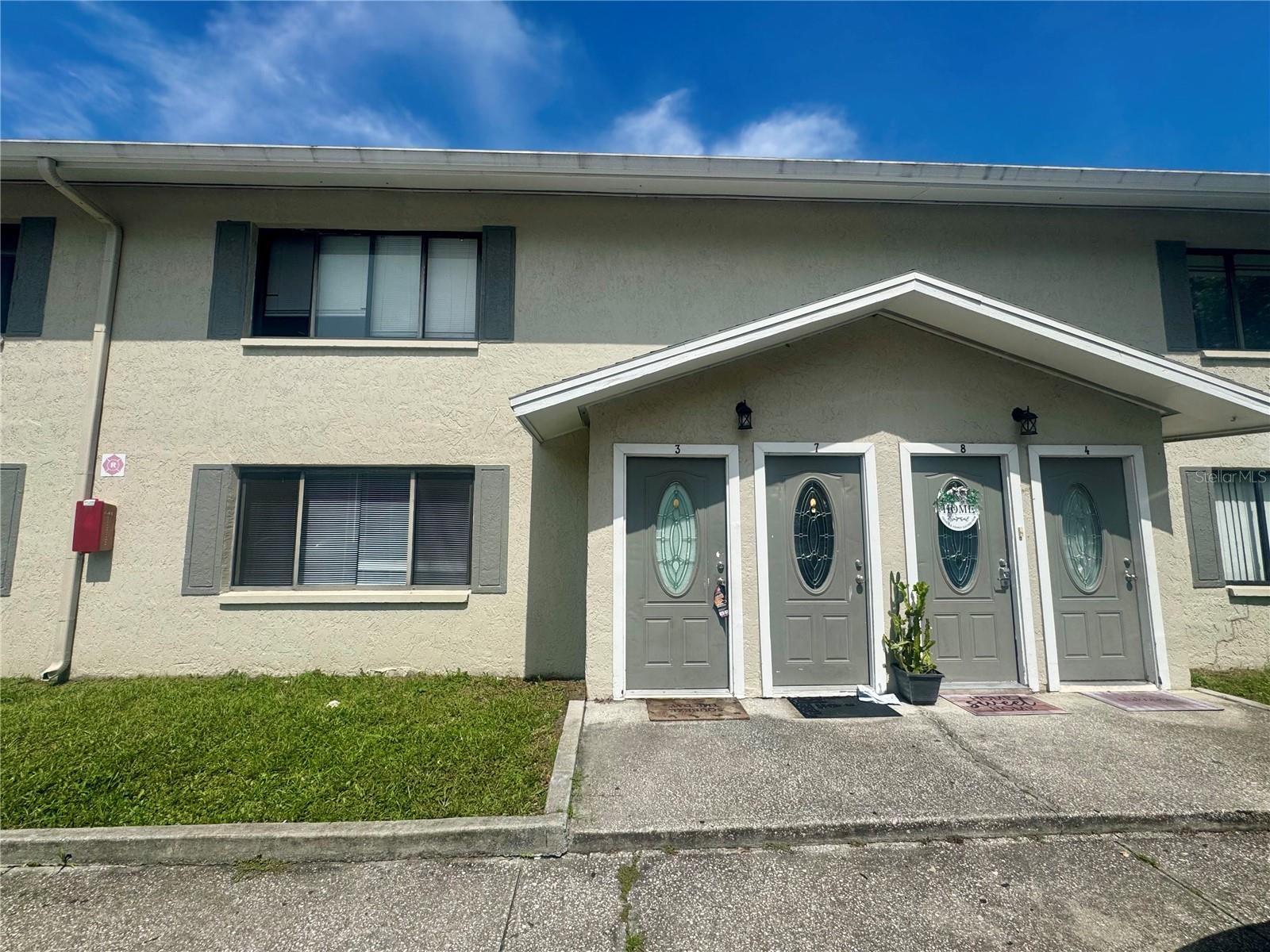 2 bedrooms 1 bathroom condo move in ready, bathrooms is completely remodeled, kitchen updated, ceramic tiles all throughout
1600 month
1600 deposit
renters insurance required
text Mindy for more details