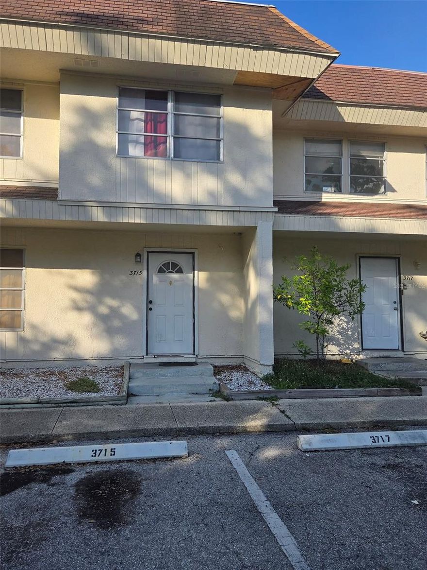 LOCATION - LOCATION. 4 bedroom, 2.5 bathroom condominium It is centrally location  in the heart of Sarasota. Close to Downtown Sarasota, I-75, UTC mall, beaches and Located near the recently updated Bobby Jones Golf Course .Close to the Legacy Trail. Easy parking with 2 spaces directly in front of the unit!