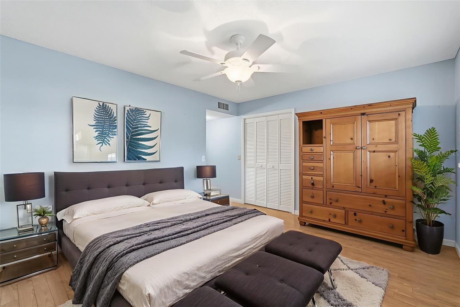 ON TOP OF THE WORLD - Residential