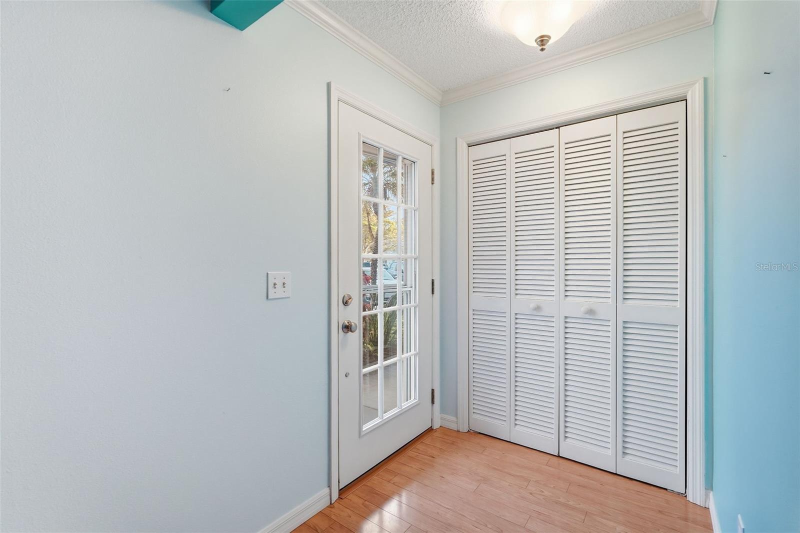 ON TOP OF THE WORLD - Residential