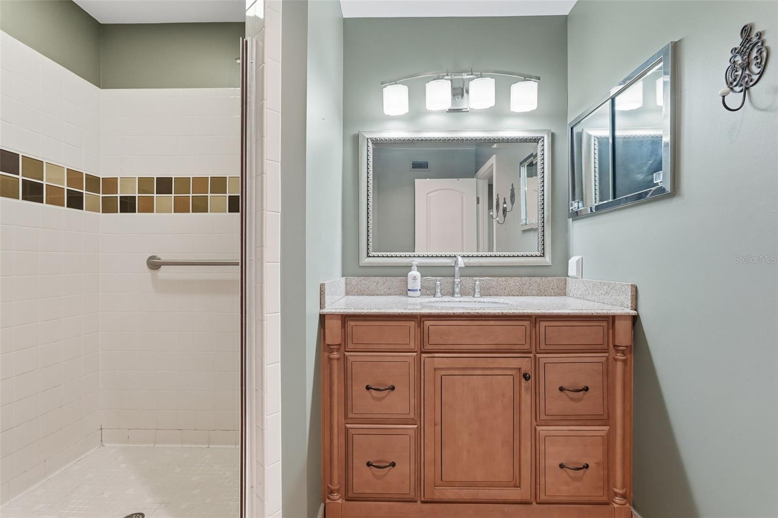 ON TOP OF THE WORLD - Residential