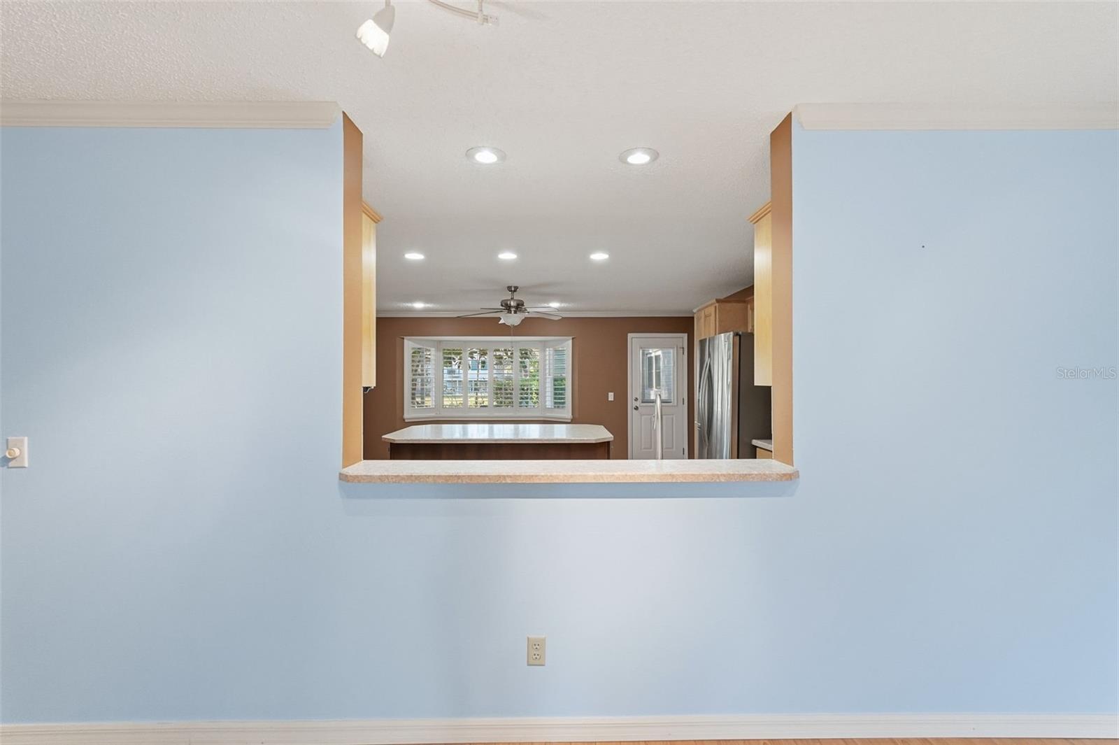 ON TOP OF THE WORLD - Residential