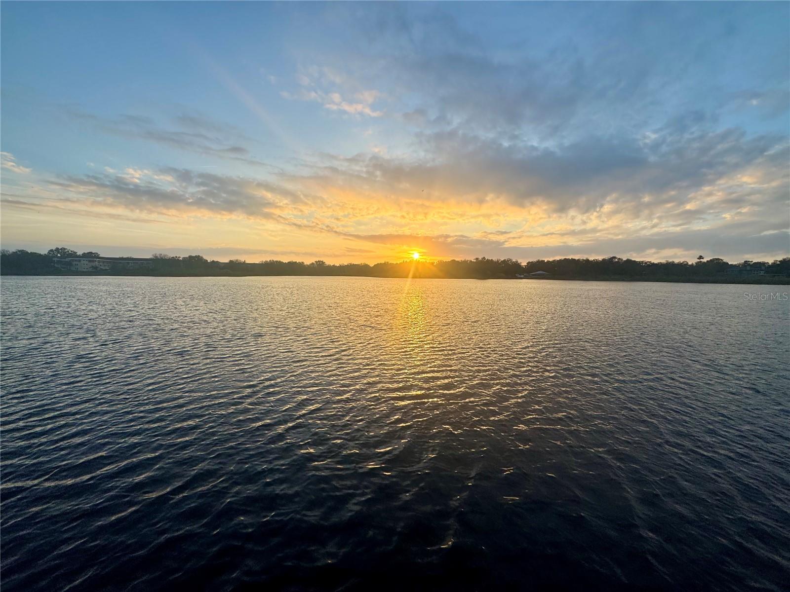 ON TOP OF THE WORLD - Residential