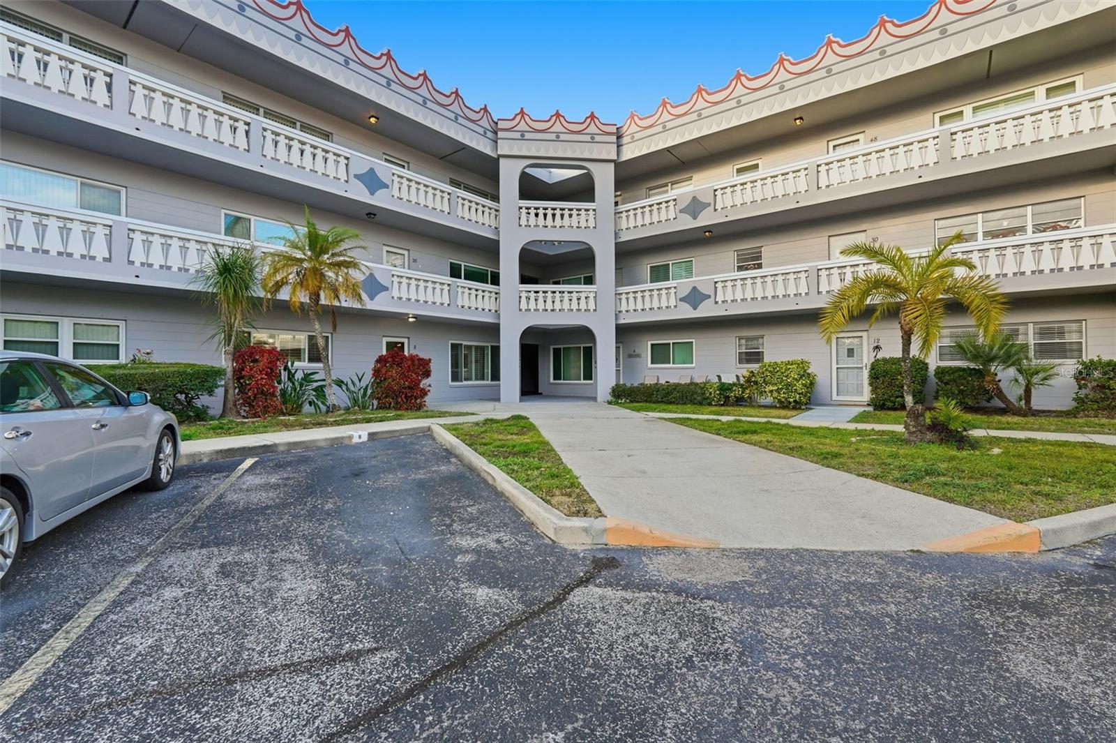 ON TOP OF THE WORLD - Residential