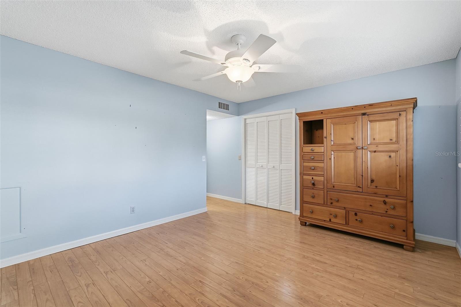 ON TOP OF THE WORLD - Residential