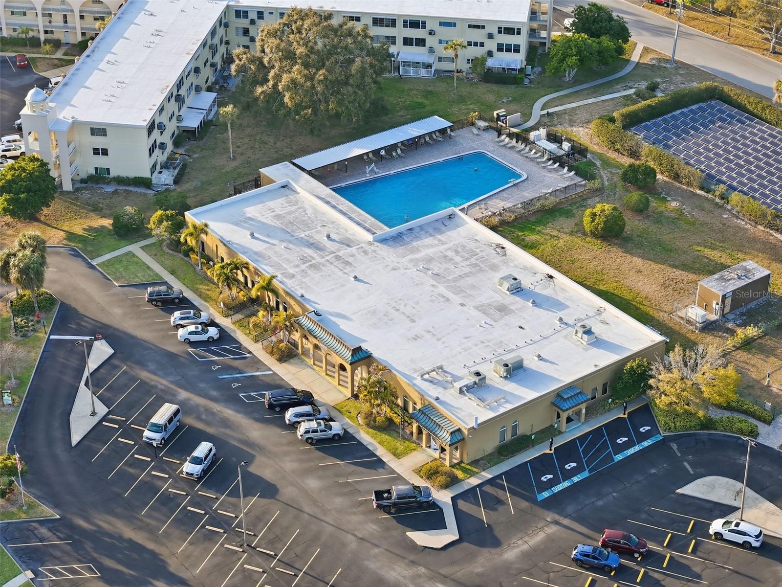 ON TOP OF THE WORLD - Residential