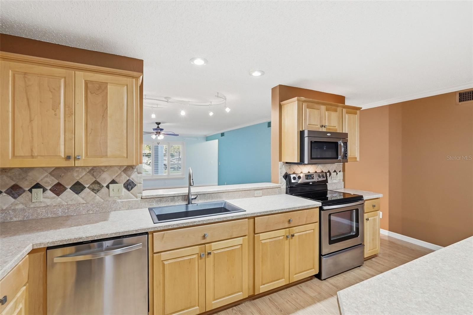 ON TOP OF THE WORLD - Residential