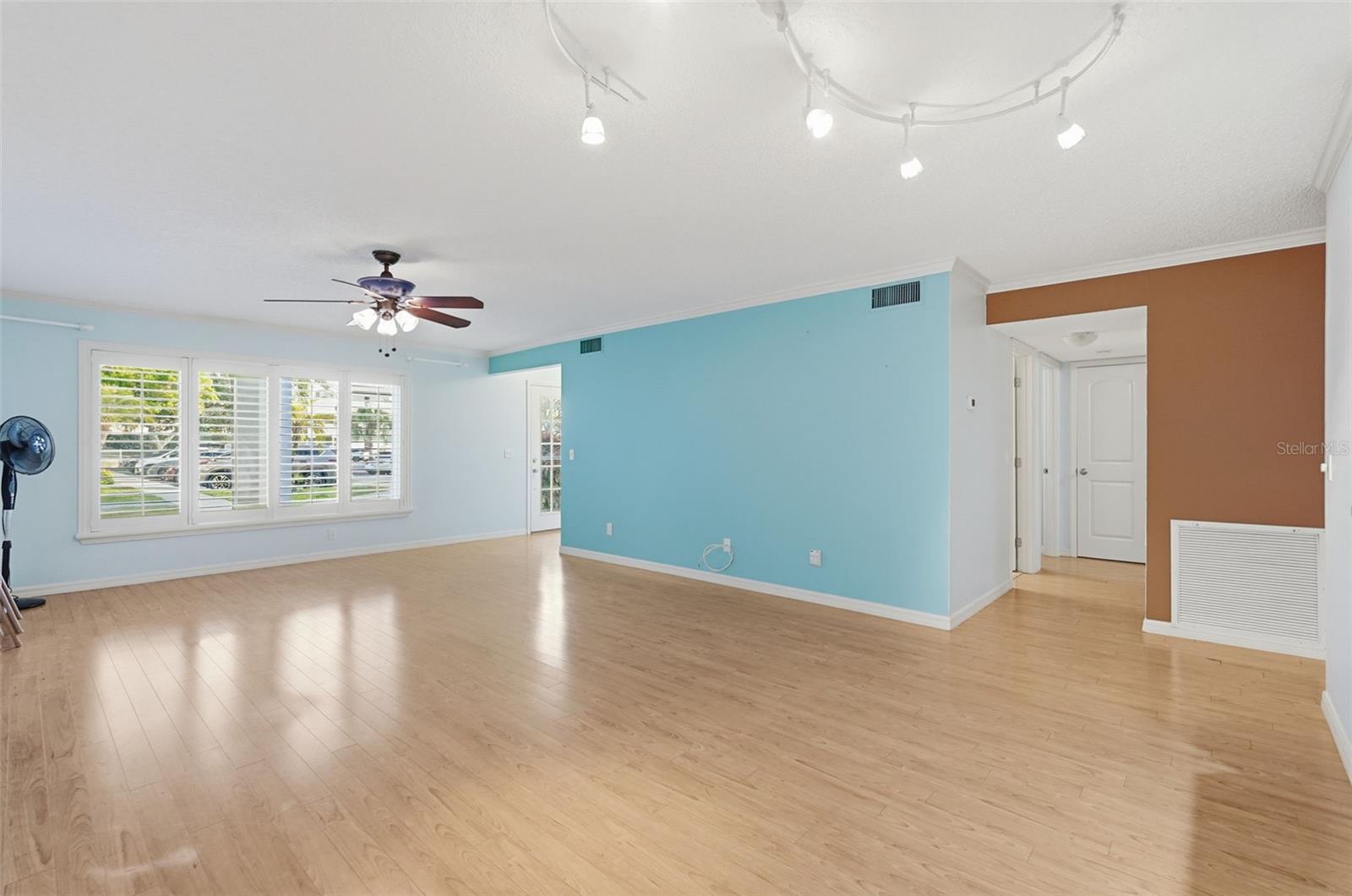 ON TOP OF THE WORLD - Residential