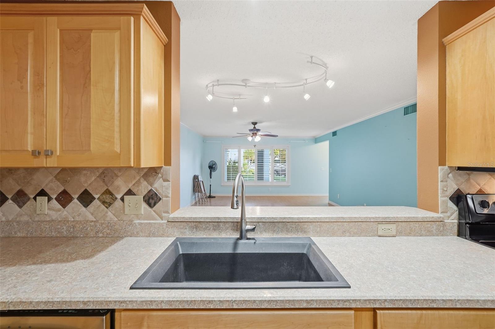 ON TOP OF THE WORLD - Residential