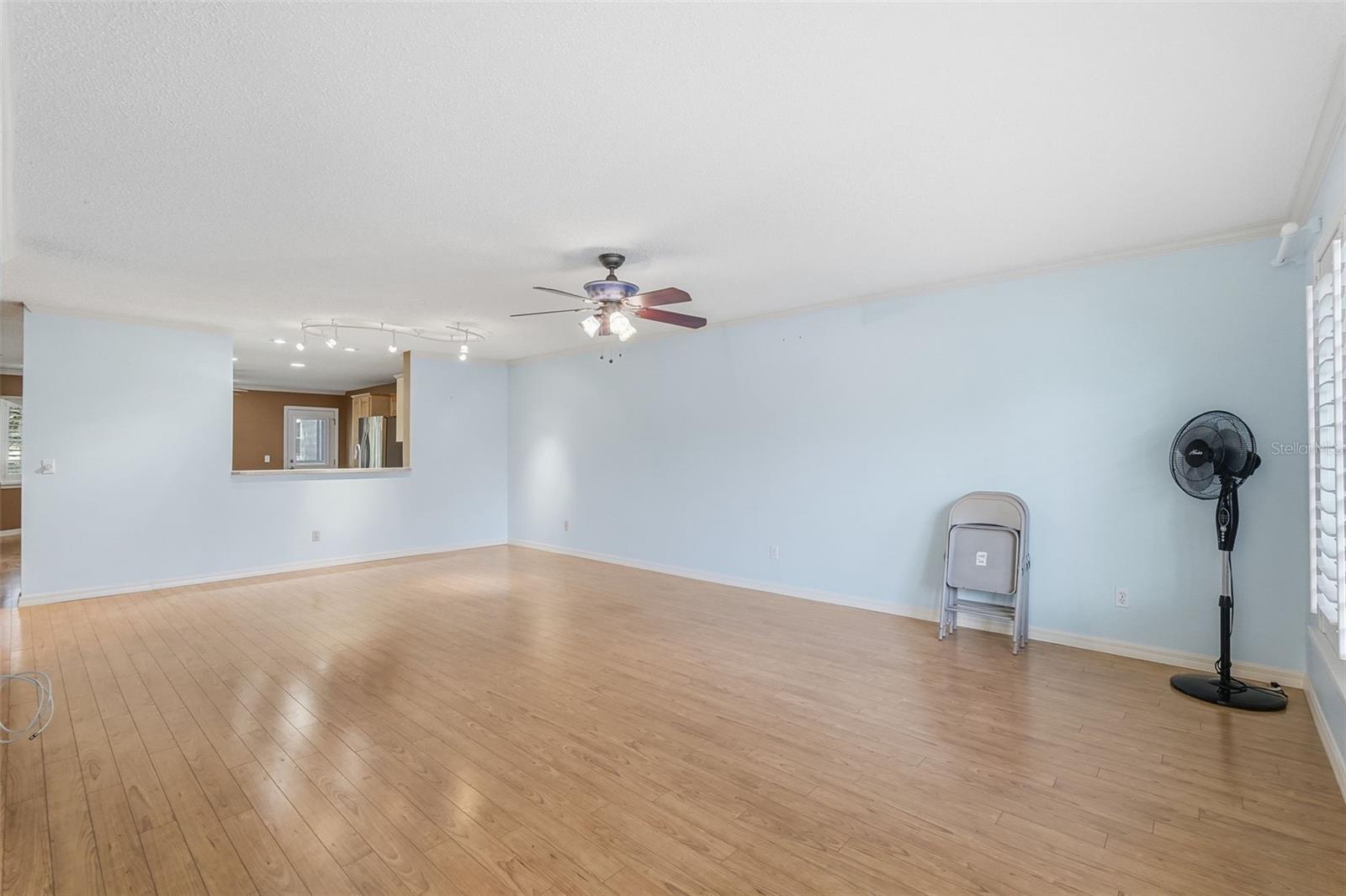 ON TOP OF THE WORLD - Residential