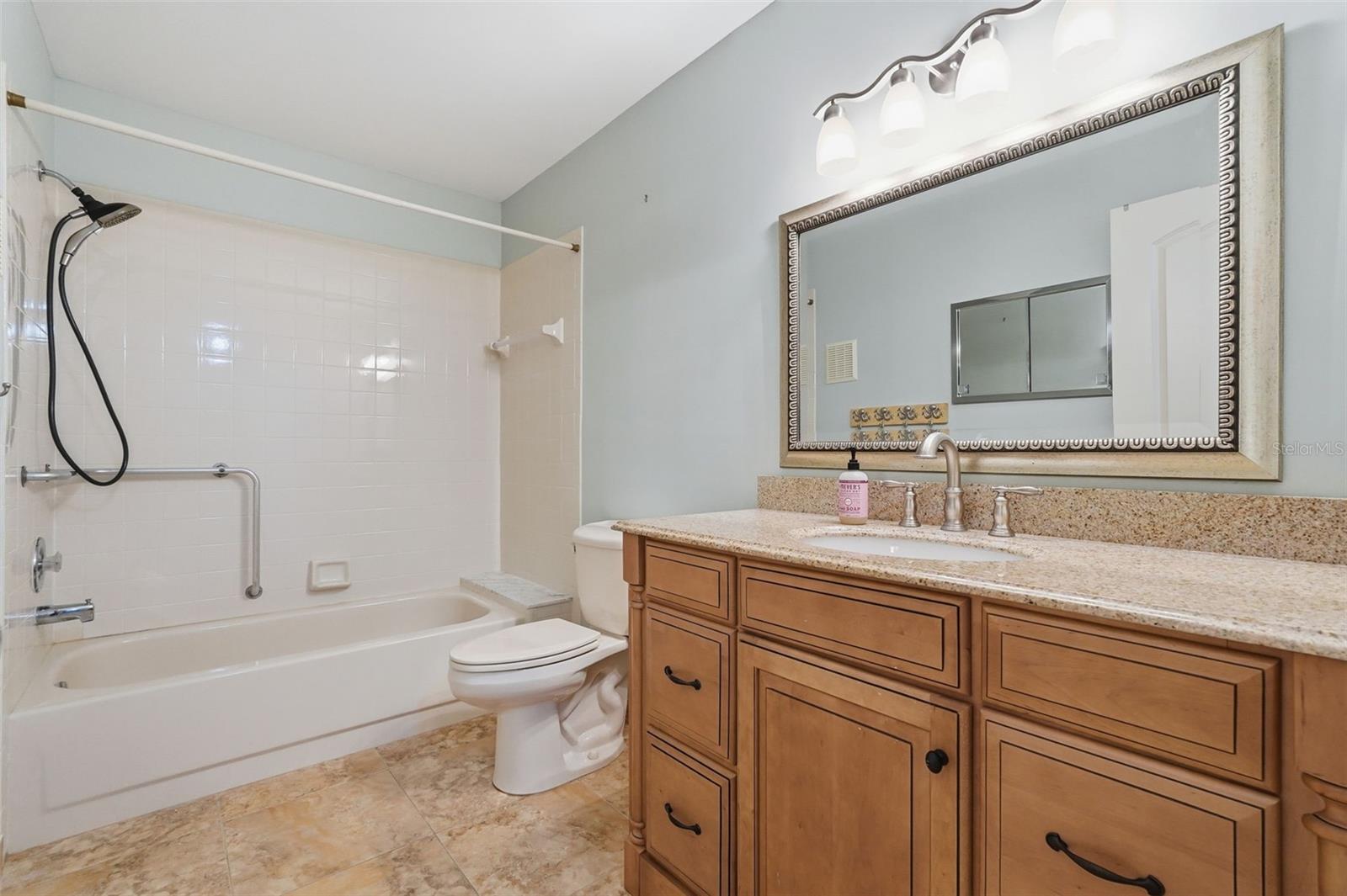 ON TOP OF THE WORLD - Residential