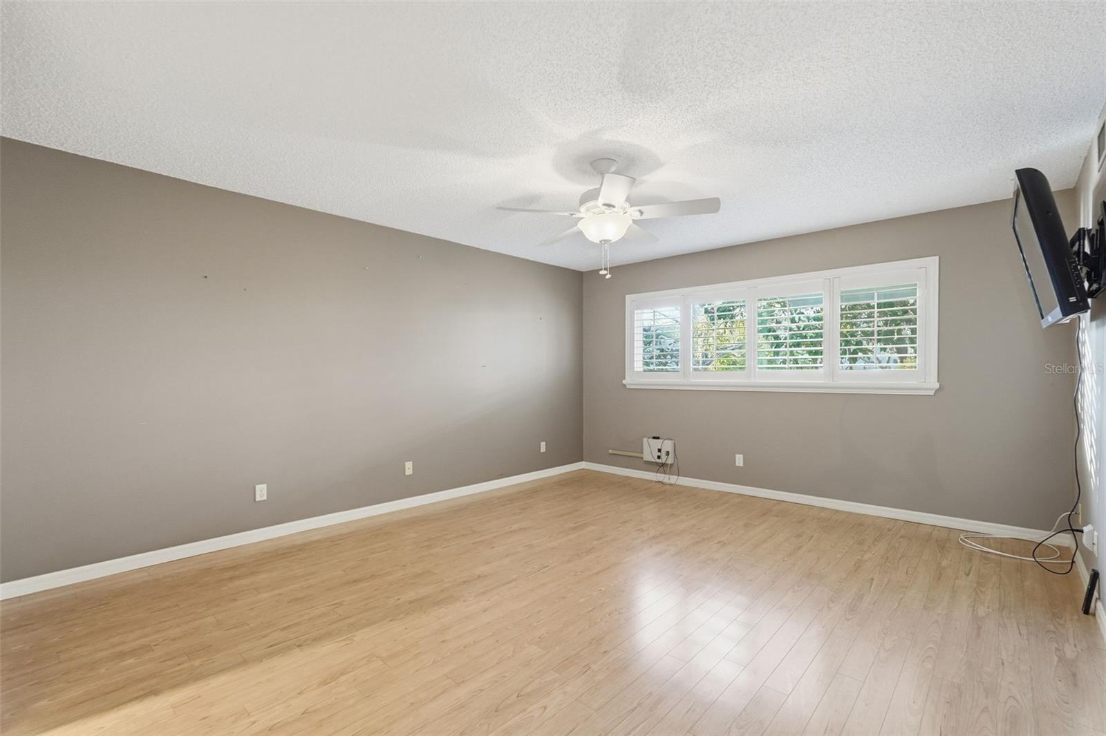 ON TOP OF THE WORLD - Residential