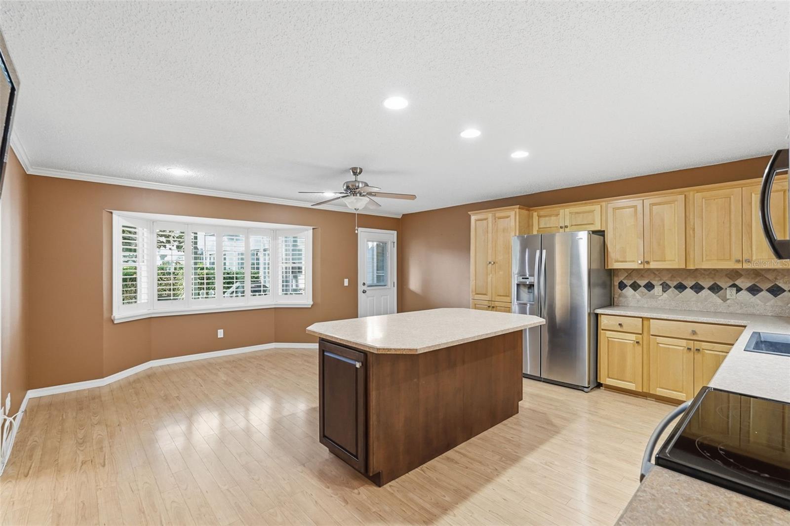 ON TOP OF THE WORLD - Residential