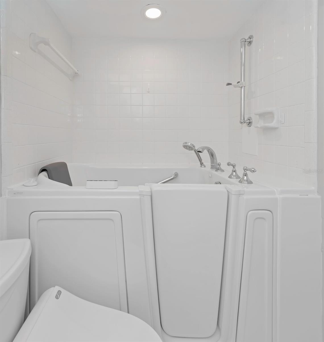 SUNSET HIGHLANDS - Residential