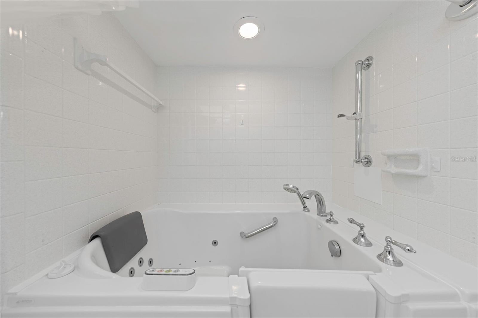 SUNSET HIGHLANDS - Residential