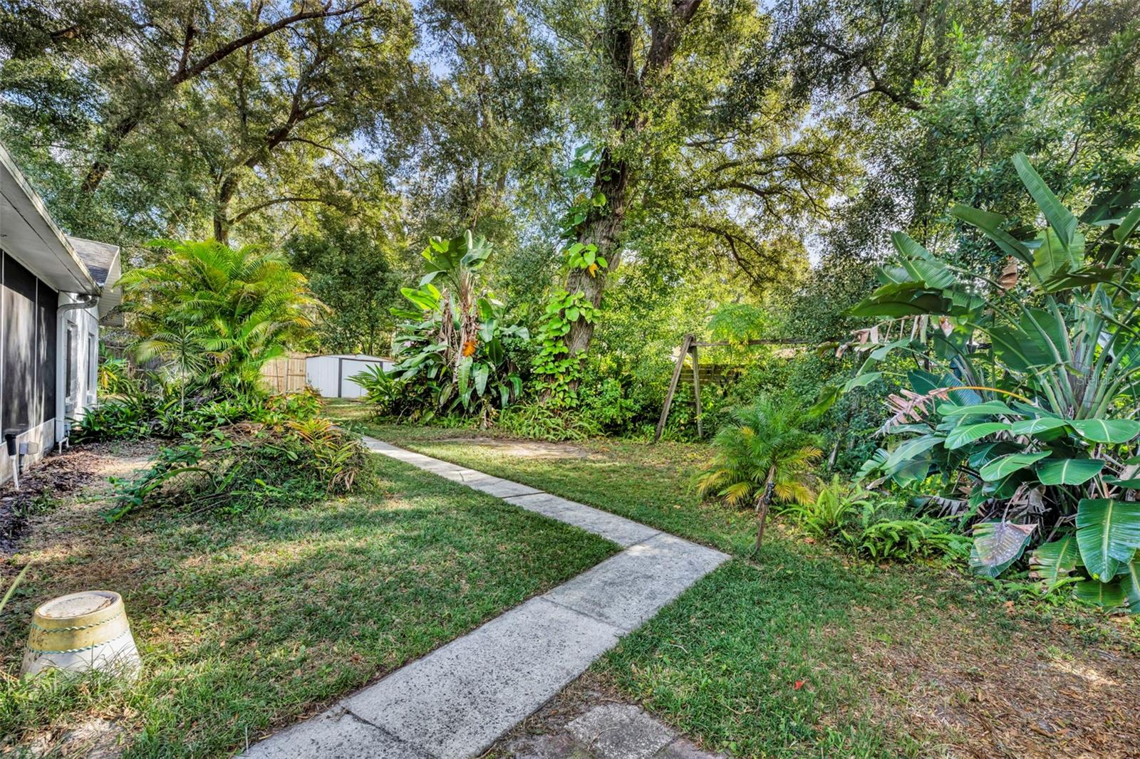 MOUNT PLYMOUTH - Residential