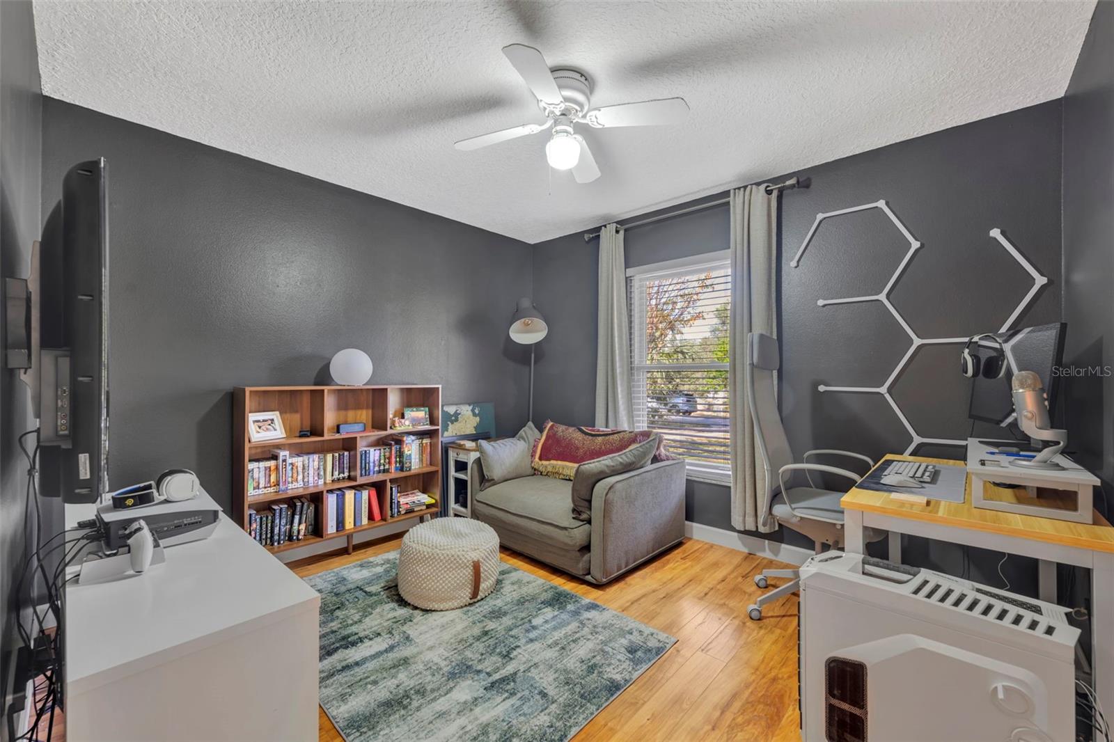 MOUNT PLYMOUTH - Residential