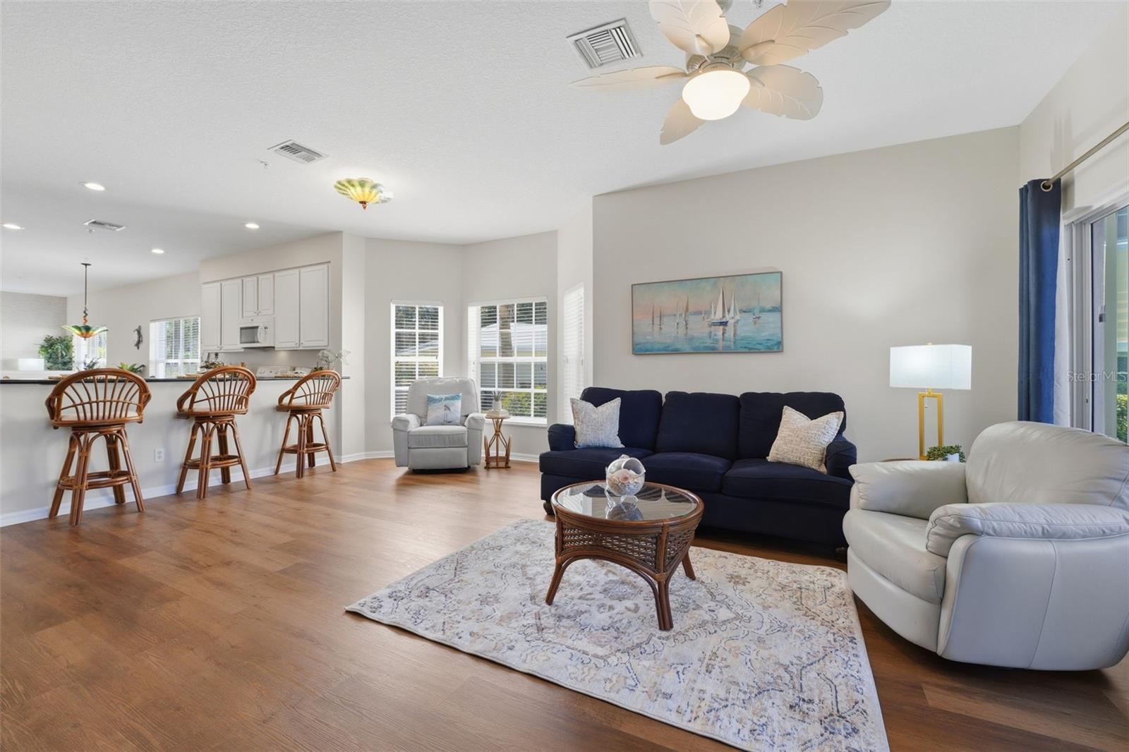 LAKE VISTA - Residential