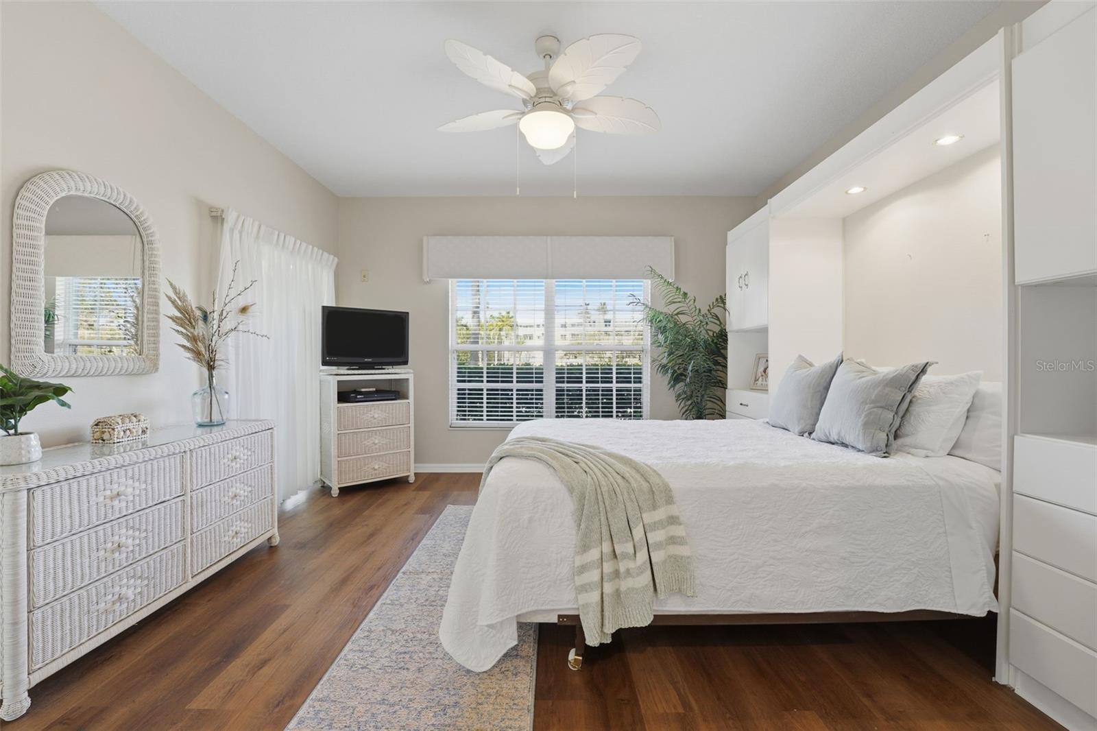 LAKE VISTA - Residential