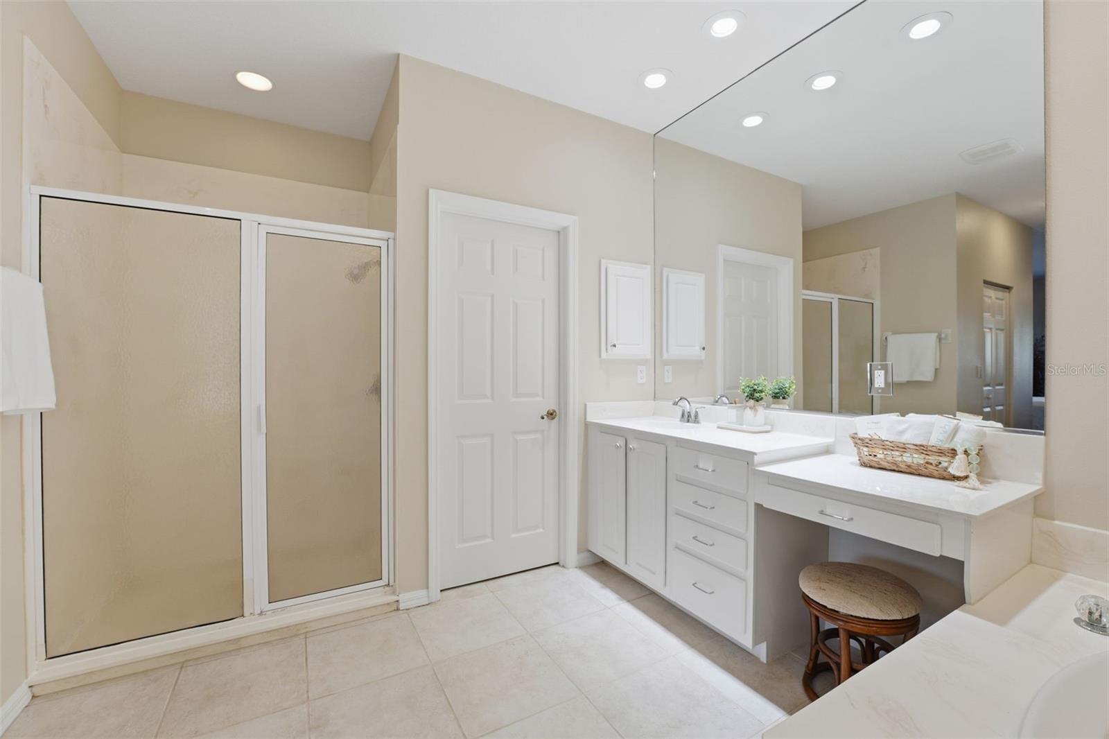 LAKE VISTA - Residential