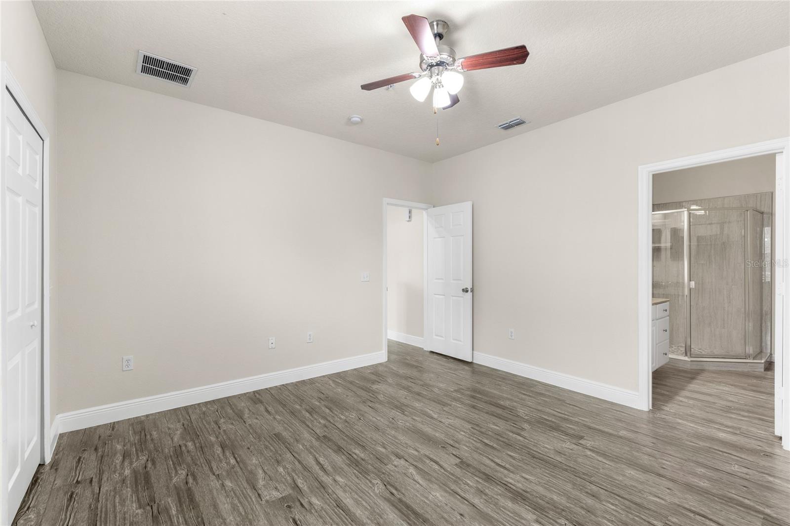 431 SOUTHERN PECAN CIRCLE 201