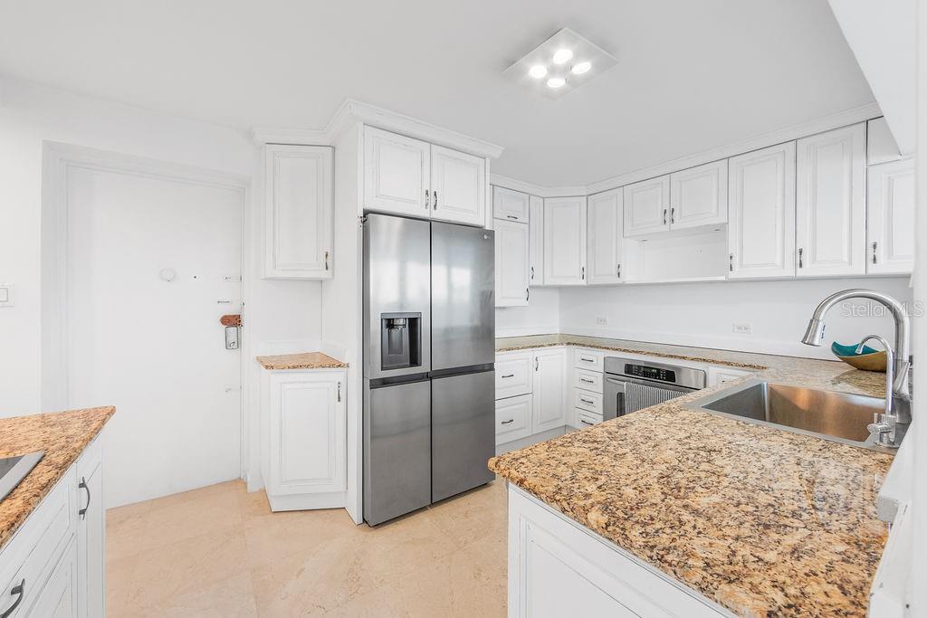OCEAN COURT - Residential