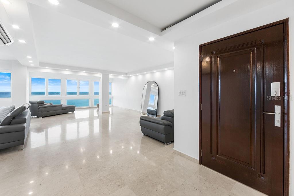 OCEAN COURT - Residential