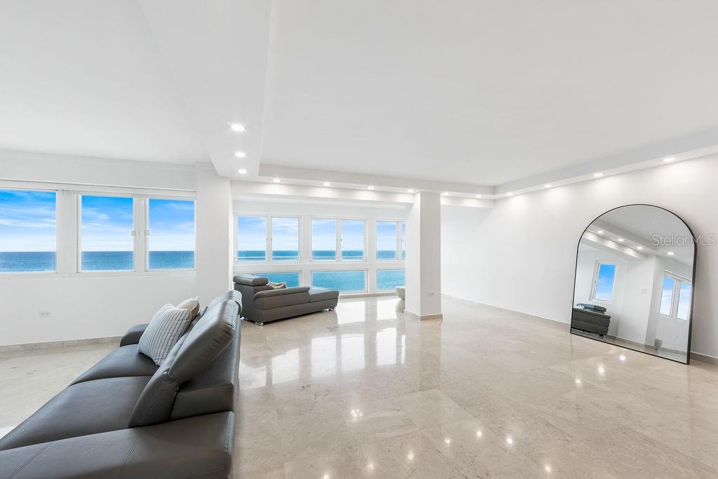 OCEAN COURT - Residential