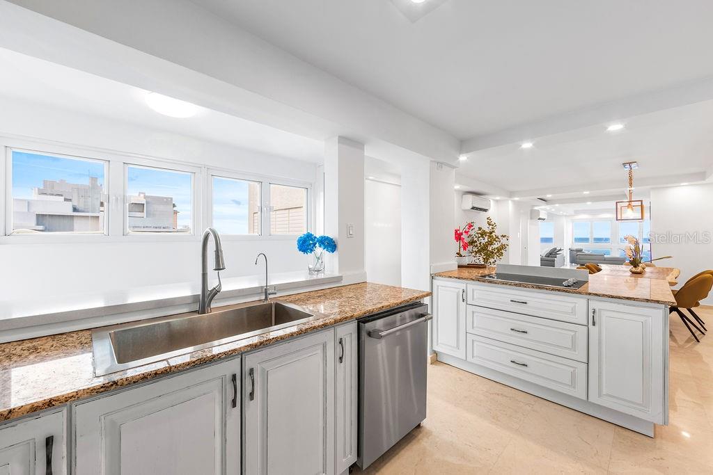 OCEAN COURT - Residential