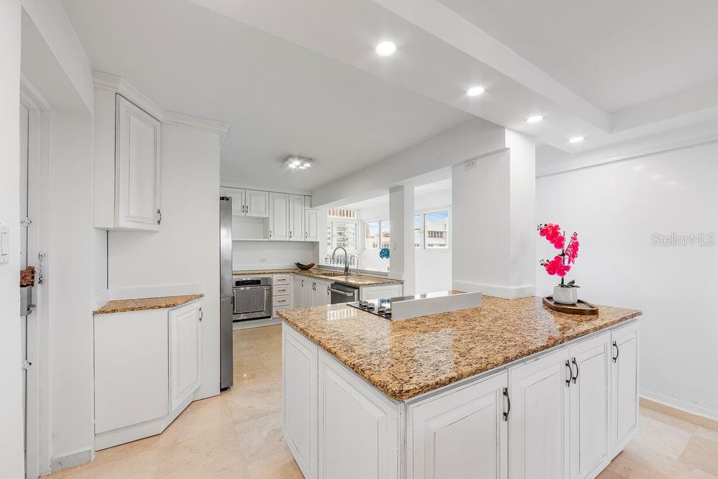 OCEAN COURT - Residential
