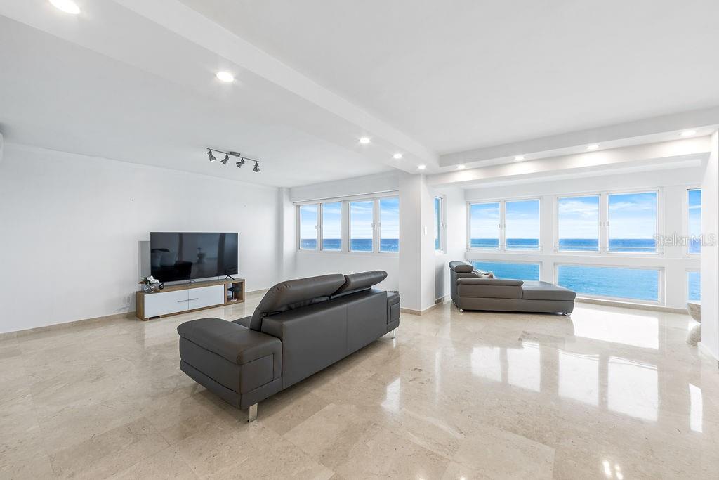 OCEAN COURT - Residential
