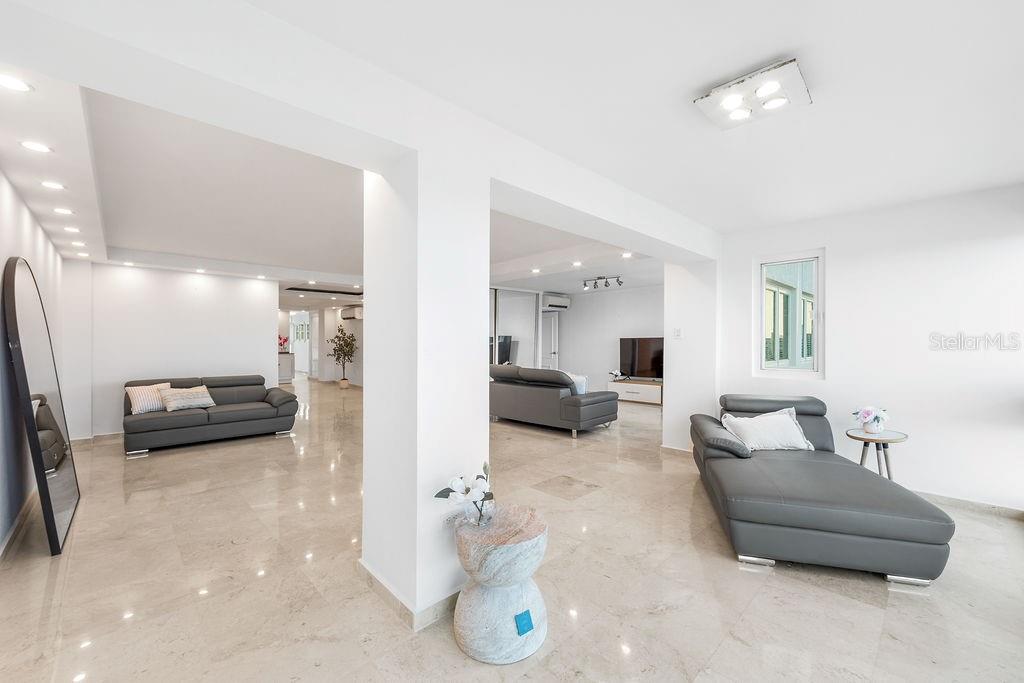 OCEAN COURT - Residential
