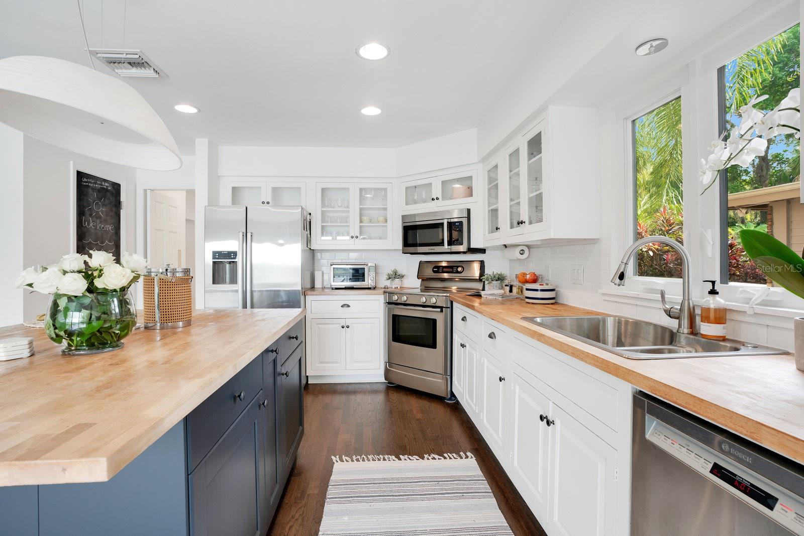 SYLVAN LAKE SHORES - Residential