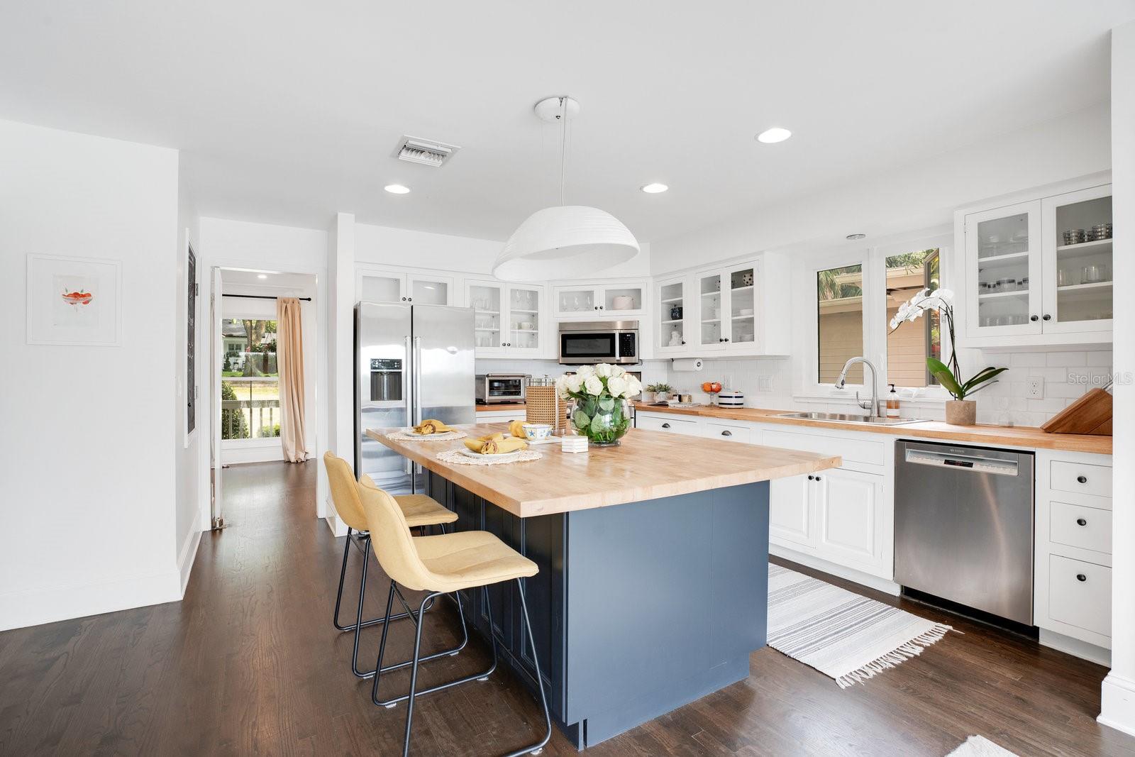 SYLVAN LAKE SHORES - Residential